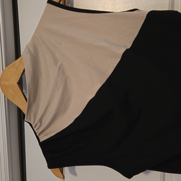 tan and black tank top - Picture 5 of 5